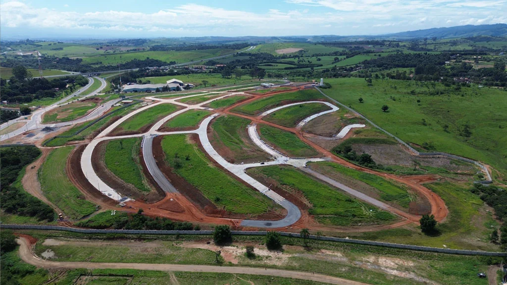 petra condominios Avanço na pavimentação